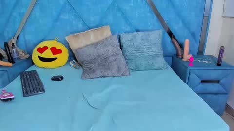 Monii Yi online show from 03/01/26, 06:04