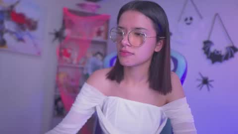 aura_rouss online show from 10/31/25, 01:28