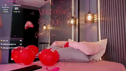 Aura online show from 02/15/25, 04:12