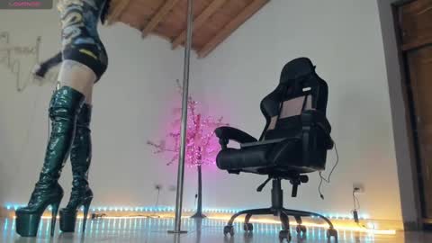 aura online show from 03/12/25, 07:24