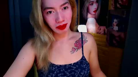 Snapshot of aurakharisma_xx chatting on 01/18/26, 05:22 Miss awra online show from 01/18/26, 05:22