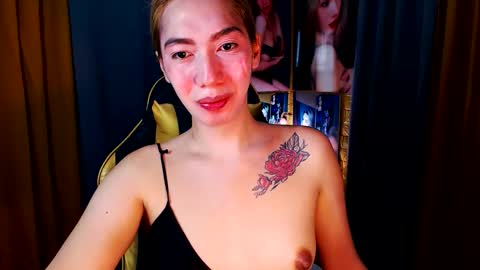 Snapshot of aurakharisma_xx chatting on 02/21/26, 06:25 Miss awra online show from 02/21/26, 06:25