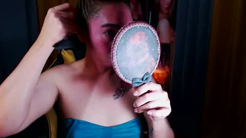 Snapshot of aurakharisma_xx chatting on 03/11/26, 06:19 Miss awra online show from 03/11/26, 06:19