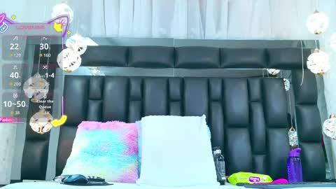 Snapshot of auraross chatting on 10/26/25, 07:31 Aura online show from 10/26/25, 07:31