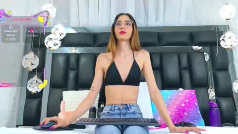 Aura online show from 12/20/25, 06:59