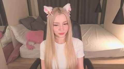Snapshot of aurasanrise chatting on 05/16/26, 09:24 Aura online show from 05/16/26, 09:24