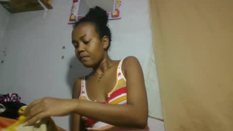 Snapshot of aurelie08 chatting on 06/02/26, 04:53 aurelie08 online show from 06/02/26, 04:53
