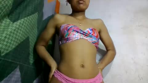 Snapshot of aurelie08 chatting on 06/11/26, 04:16 aurelie08 online show from 06/11/26, 04:16