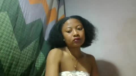 Snapshot of aurelie08 chatting on 06/19/26, 01:21 aurelie08 online show from 06/19/26, 01:21