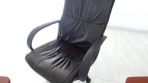 Snapshot of aureliv1 chatting on 04/06/26, 10:22 Aureliano online show from 04/06/26, 10:22