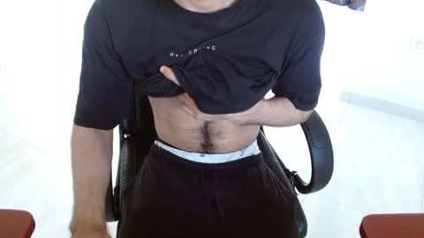 Snapshot of aureliv1 chatting on 04/08/26, 10:21 Aureliano online show from 04/08/26, 10:21