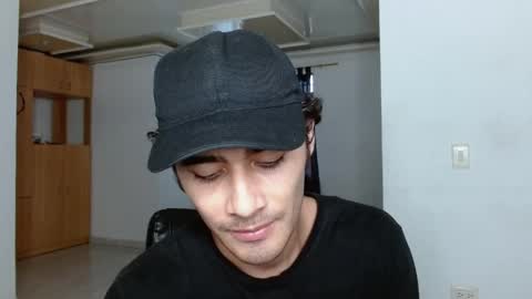 Snapshot of aureliv1 chatting on 04/15/26, 10:32 Aureliano online show from 04/15/26, 10:32