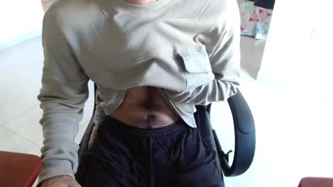 Snapshot of aureliv1 chatting on 04/18/26, 10:10 Aureliano online show from 04/18/26, 10:10