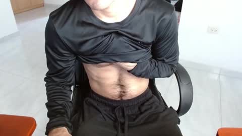 Snapshot of aureliv1 chatting on 04/22/26, 10:11 Aureliano online show from 04/22/26, 10:11