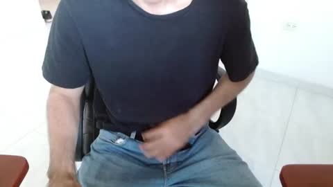 Snapshot of aureliv1 chatting on 06/25/26, 10:25 Aureliano online show from 06/25/26, 10:25