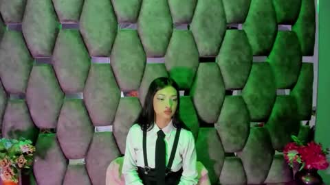 Snapshot of aurora18palmer chatting on 12/18/25, 04:02 aurora online show from 12/18/25, 04:02