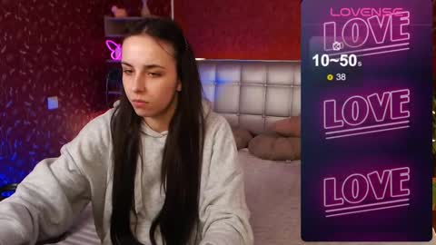 Aurora online show from 02/12/25, 02:43