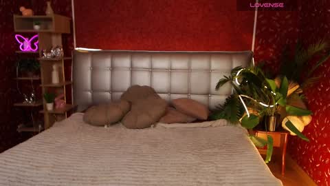 Aurora online show from 02/24/25, 04:04