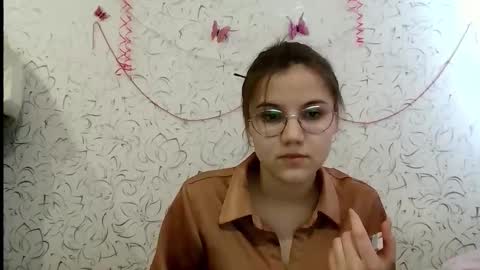 Snapshot of aurora_breeze chatting on 02/04/26, 06:41 Kiara Xanthe online show from 02/04/26, 06:41