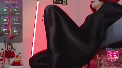 Snapshot of aurora_hotter chatting on 12/23/24, 08:03 Miss A  Fansly - Auroradomina1 online show from 12/23/24, 08:03