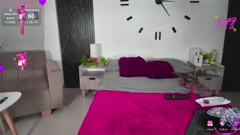 Snapshot of aurora_petitee chatting on 05/02/26, 01:27 Aurora online show from 05/02/26, 01:27