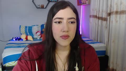 Snapshot of aurora_shy_ chatting on 12/13/24, 08:04 Aurora online show from 12/13/24, 08:04