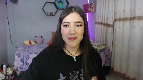 Snapshot of aurora_shy_ chatting on 01/24/25, 07:19 Aurora online show from 01/24/25, 07:19