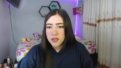 Snapshot of aurora_shy_ chatting on 02/12/25, 04:00 Aurora online show from 02/12/25, 04:00