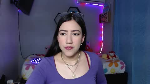 Snapshot of aurora_shy_ chatting on 09/12/25, 10:37 Aurora online show from 09/12/25, 10:37