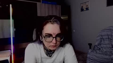 Snapshot of aurora_spell chatting on 09/27/25, 08:08 Milana online show from 09/27/25, 08:08