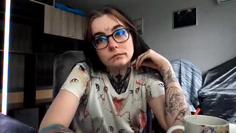 Snapshot of aurora_spell chatting on 09/29/25, 09:03 Milana online show from 09/29/25, 09:03