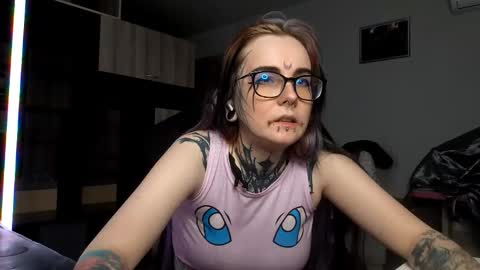 Snapshot of aurora_spell chatting on 10/05/25, 12:58 Milana online show from 10/05/25, 12:58