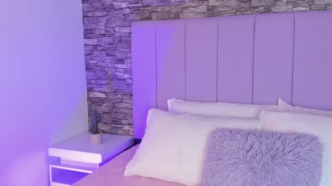 Snapshot of aurora_sweet2 chatting on 12/06/24, 11:22 Madison online show from 12/06/24, 11:22