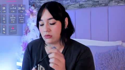 Snapshot of aurora_sweet2 chatting on 12/22/24, 11:54 Madison online show from 12/22/24, 11:54