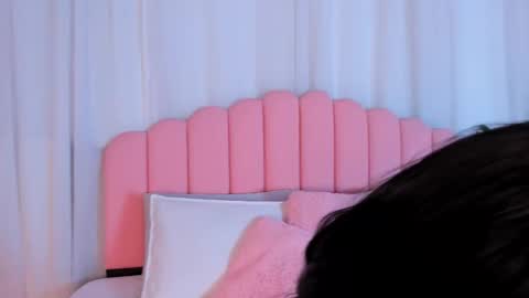 Snapshot of aurora_sweet2 chatting on 09/18/25, 12:34 Madison online show from 09/18/25, 12:34