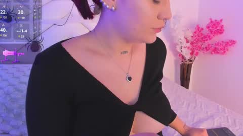 Snapshot of aurora_sweet2 chatting on 10/25/25, 06:35 Madison online show from 10/25/25, 06:35