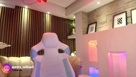 aurora_willow9 online show from 12/17/25, 03:12