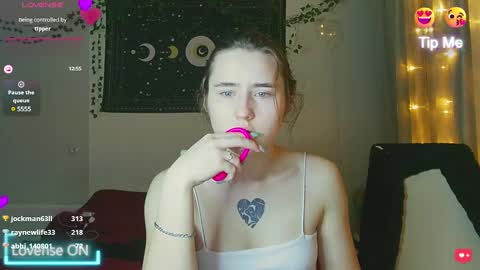 Snapshot of aurora_worker chatting on 12/25/24, 08:28 Aurora online show from 12/25/24, 08:28