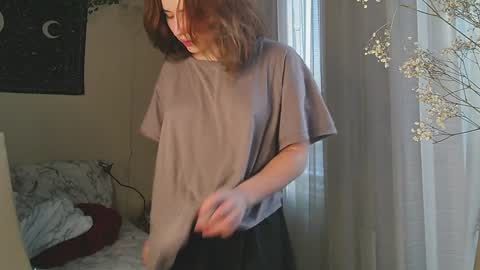 Snapshot of aurora_worker chatting on 02/26/25, 01:21 Aurora online show from 02/26/25, 01:21