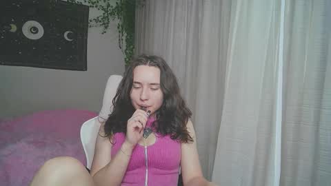 Snapshot of aurora_worker chatting on 09/12/25, 03:50 Aurora online show from 09/12/25, 03:50