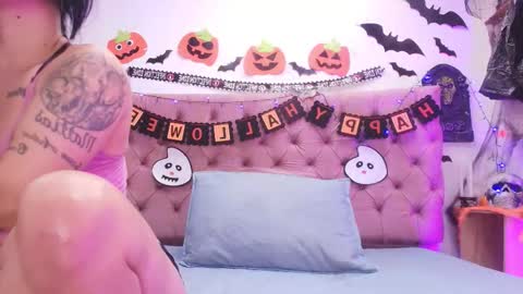 auroraa_miller online show from 10/24/25, 11:50
