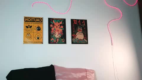 Snapshot of aurorabeck chatting on 10/26/25, 01:22 Aurora online show from 10/26/25, 01:22