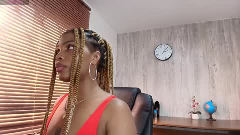 Snapshot of aurorabrow chatting on 09/09/25, 08:08 Ariana online show from 09/09/25, 08:08