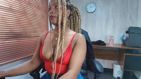 Snapshot of aurorabrow chatting on 10/20/25, 04:18 Ariana online show from 10/20/25, 04:18