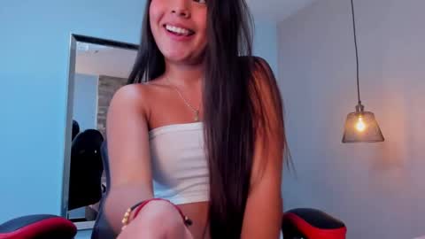 Snapshot of auroramartin2 chatting on 03/10/25, 10:13 auroramartin2 online show from 03/10/25, 10:13