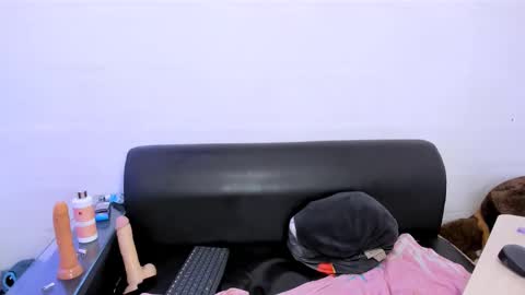 INSTAGRAM AURORA MCRY online show from 12/28/24, 08:16