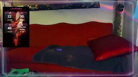 Snapshot of aurorarav3n chatting on 10/07/25, 01:36 Aurora Rav3n online show from 10/07/25, 01:36