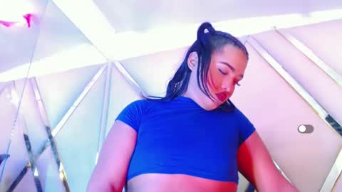 Snapshot of aurorarossx chatting on 10/24/25, 11:34 Aurora online show from 10/24/25, 11:34