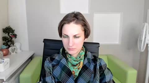 Snapshot of aurorascript chatting on 12/05/24, 01:25 Aurora online show from 12/05/24, 01:25