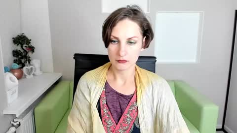 Snapshot of aurorascript chatting on 12/06/24, 04:06 Aurora online show from 12/06/24, 04:06